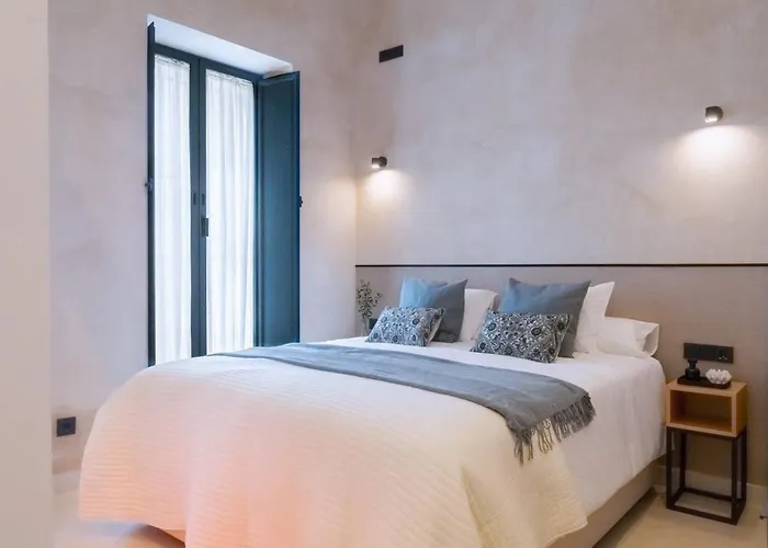 Aparthotel Luxurious Located In Casa Pilatos 3*