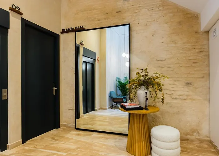 Aparthotel Luxurious Located In Casa Pilatos 3*
