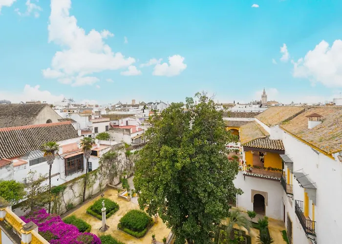 Luxurious Located In Casa Pilatos Aparthotel